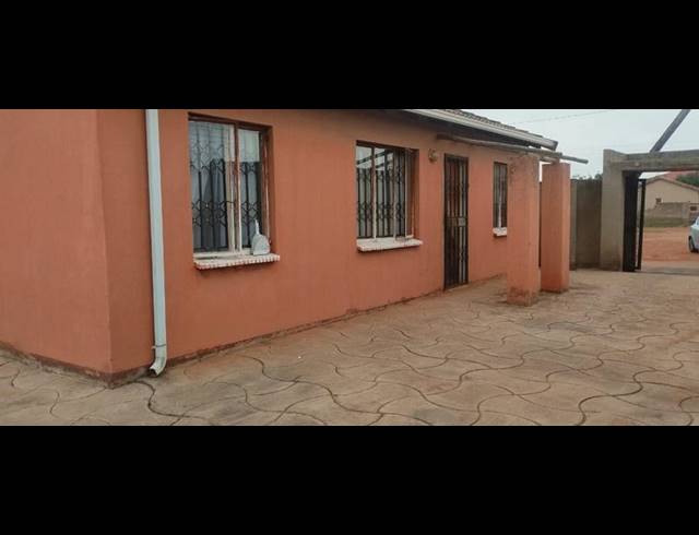 2 BEDROOM HOUSE FOR SALE IN PROTEA GLEN EXT